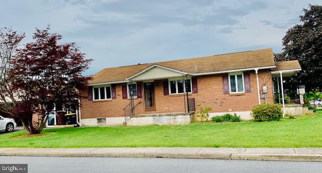 4356 Naylor Ln, Whitehall, PA 18052 - photo 1