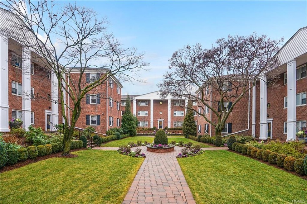 1825 Palmer Ave unit 1A, Larchmont, NY 10538 - photo 1