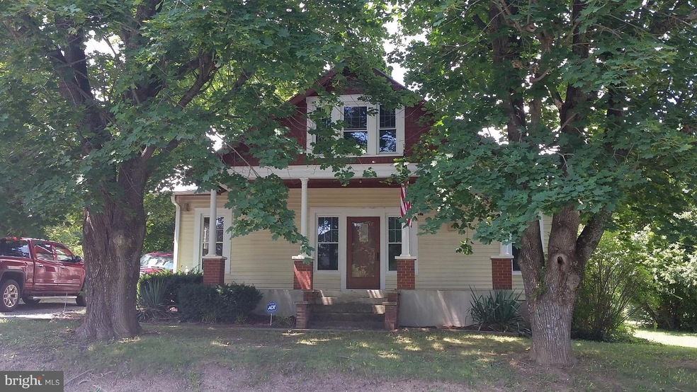 2221 Ridge Hollow Rd, Edinburg, VA 22824 - photo 1