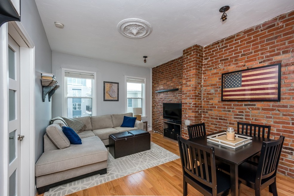 536 E 3rd St unit 3, Boston, MA 02127 - photo 1