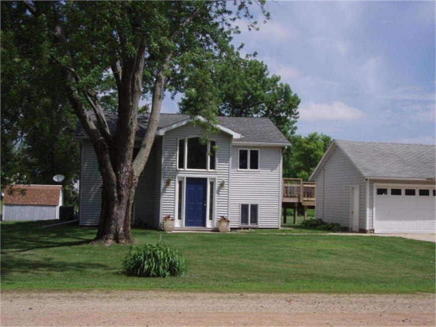 210 E Lawrence St, Dunnell, MN 56127 - photo 1