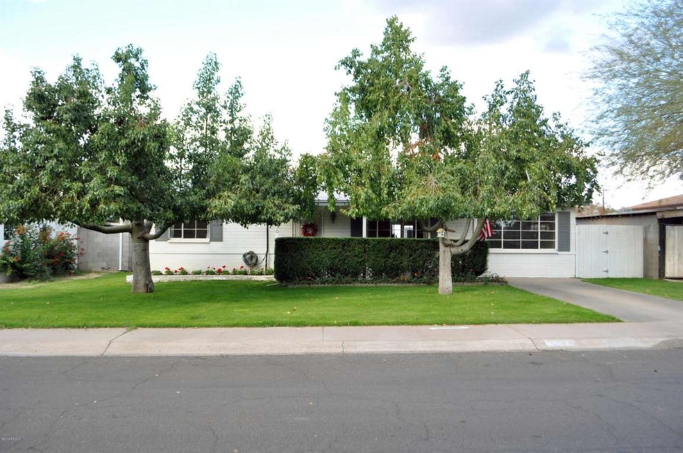 2330 E Montecito