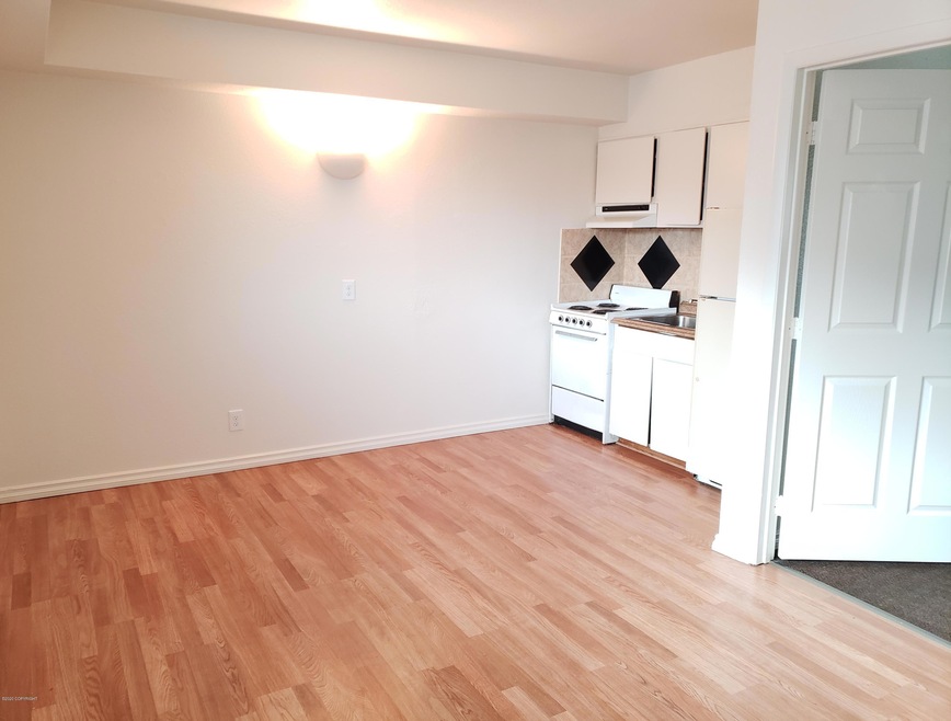 3003 Wendys Way unit 7, Anchorage, AK 99517 - photo 1