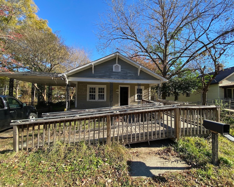 316 Munnerlyn St, Bishopville, SC 29010 - photo 1