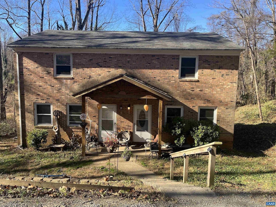 158 Buckingham Cir unit B, Charlottesville, VA 22903 - photo 1