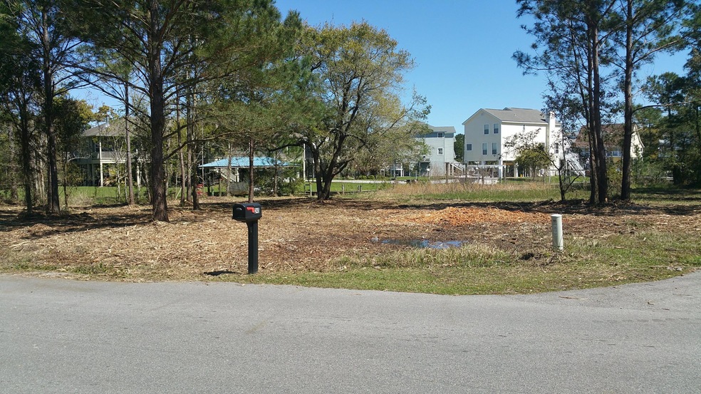 000 Fernwood Dr, Pass Christian, MS 39571 - photo 1