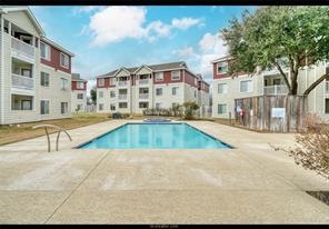 View of swimming pool featuring a residential view