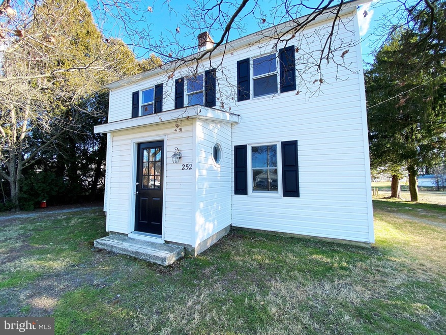 252 Delaware Ave, Harrington, DE 19952 - photo 1