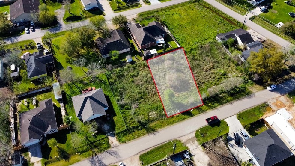 0 Mistletoe Ln - top and street view