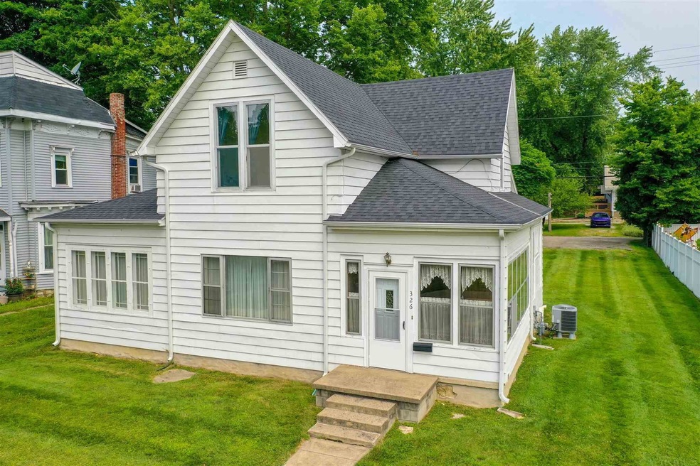 326 W Maple St, Wabash, IN 46992 - photo 1