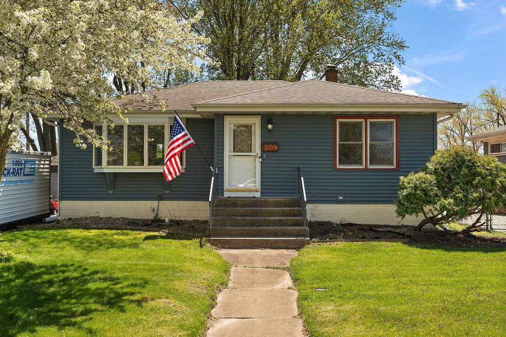 209 W 40th Place, Griffith, IN 46319 - photo 1