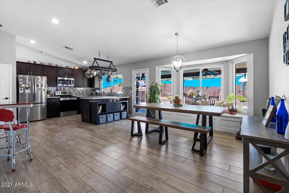 06-Kitchen
