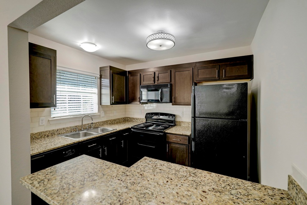 214 W 17th St unit 2, Houston, TX 77008 - photo 1