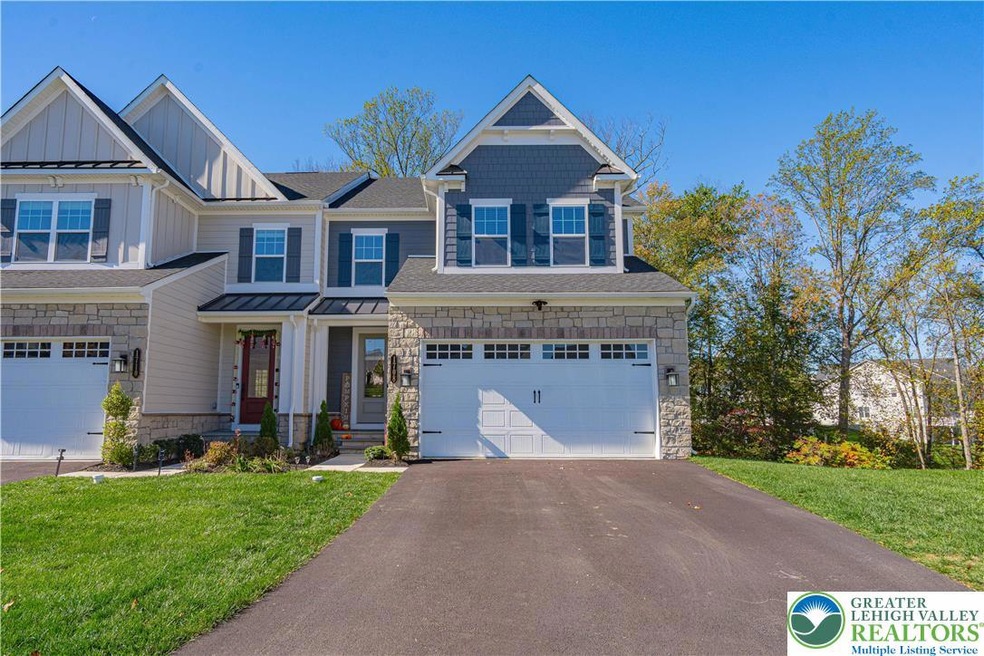 Pending $829,900 • Co-Listing Agent