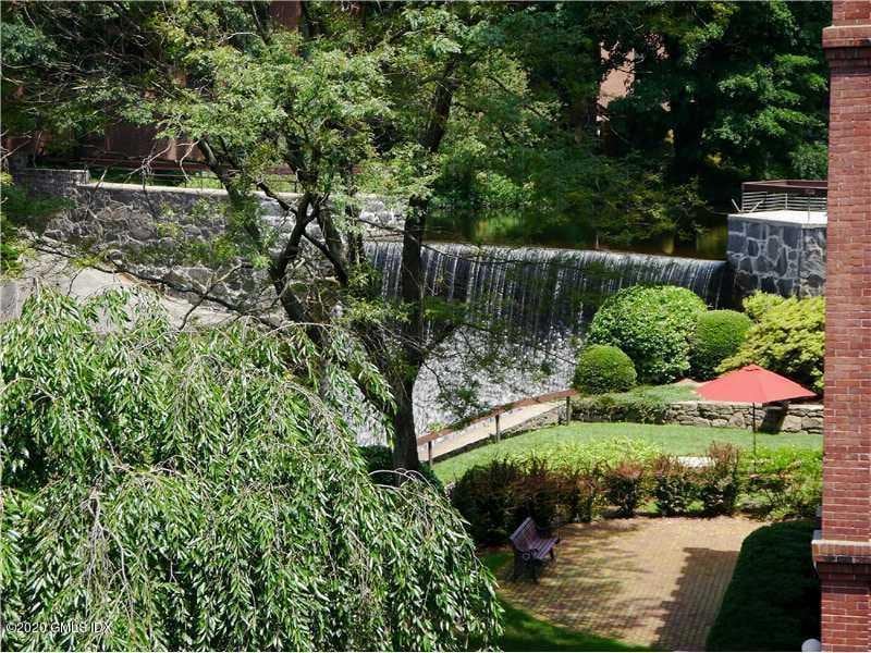 328 Pemberwick Rd unit 9, Greenwich, CT 06831 - photo 1