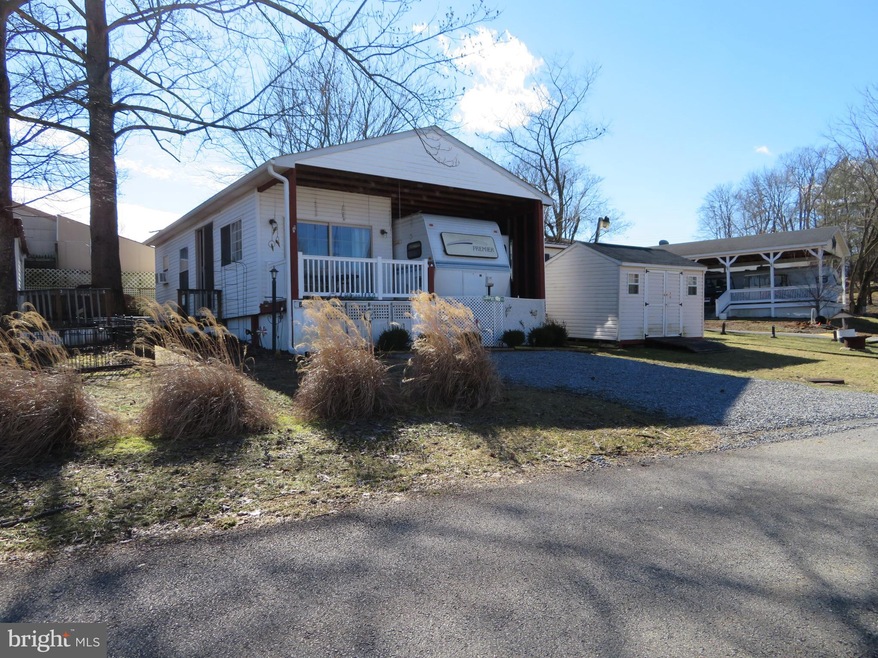 14-26 Reindeer St, Falling Waters, WV 25419 - photo 1