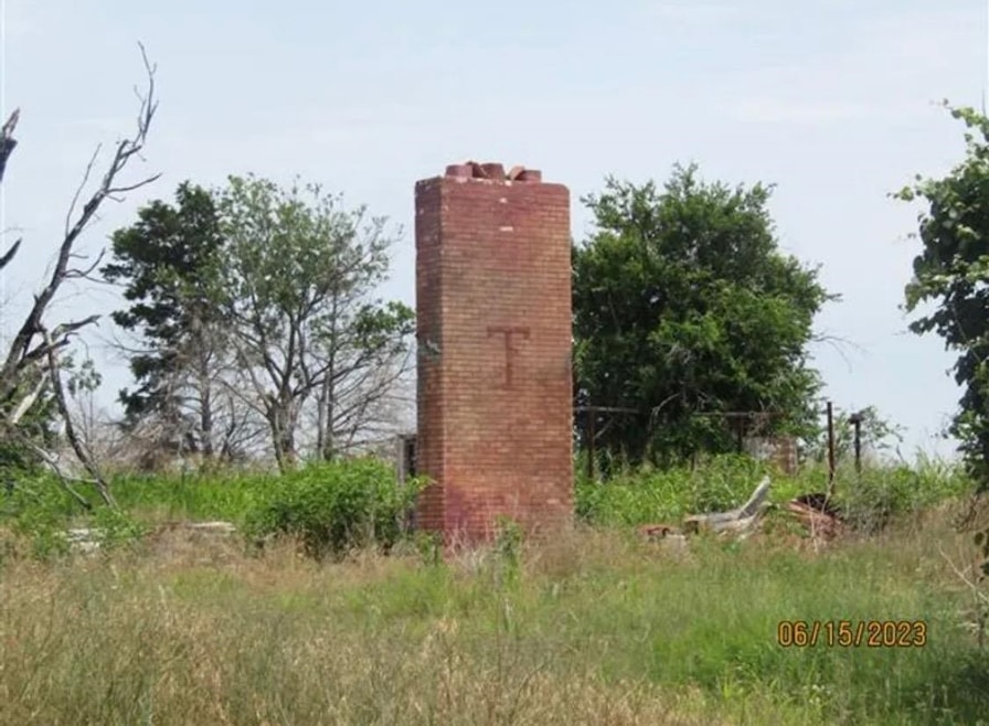 283133 E Hiway 53, Comanche, OK 73529 - photo 1