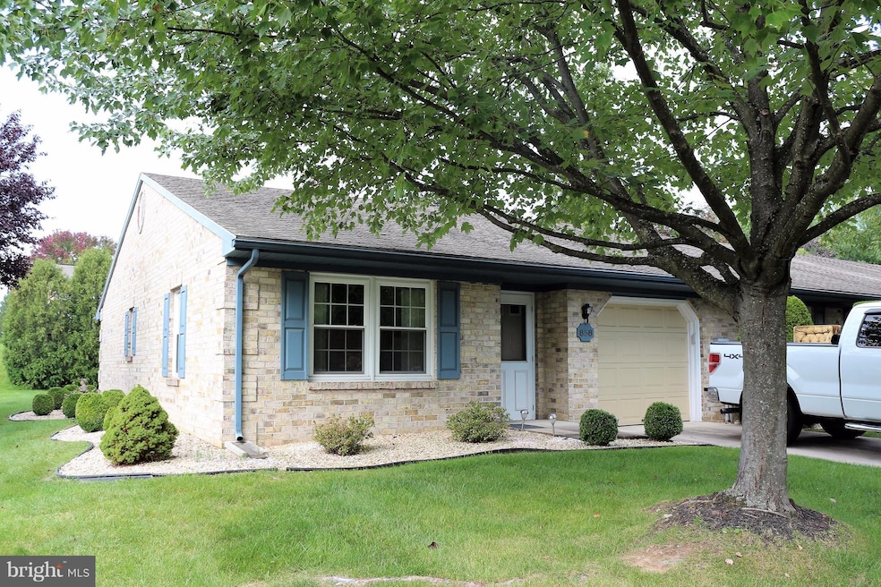 858 W Irvin Ave, Hagerstown, MD 21742 - photo 1