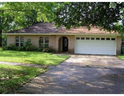 215 Darwin Dr, Slidell, LA 70458 - photo 1