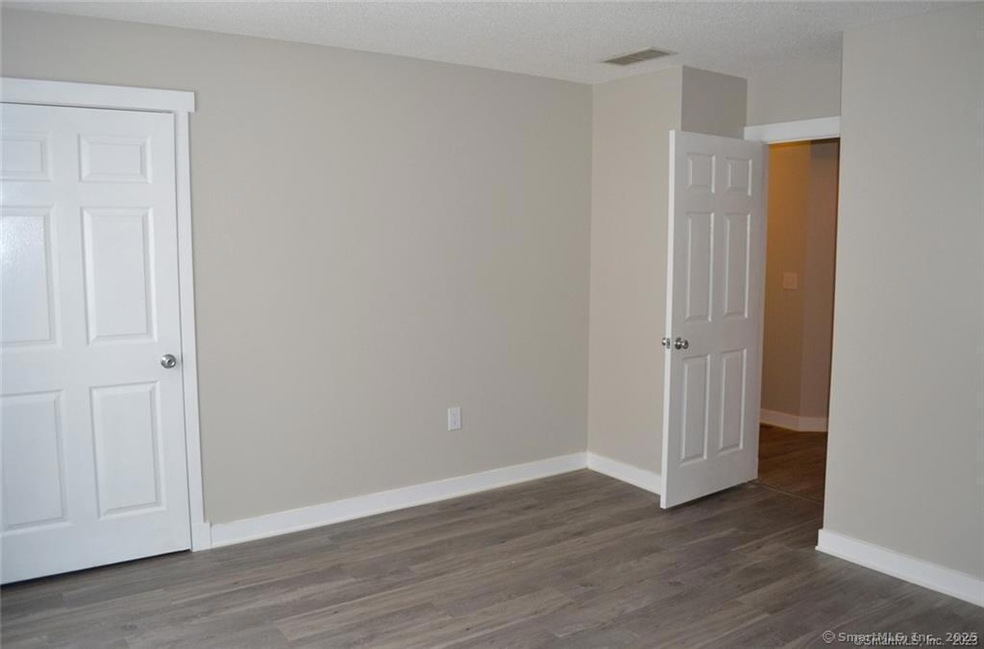 140 Maple Ave unit C, Hartford, CT 06114 - photo 1