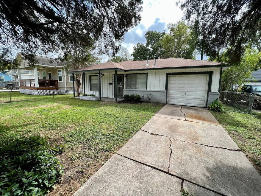 736 Neyland St, Houston, TX 77022 - photo 1