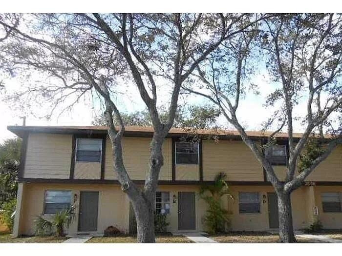 2018 S 10th St unit E, Fort Pierce, FL 34950 - photo 1