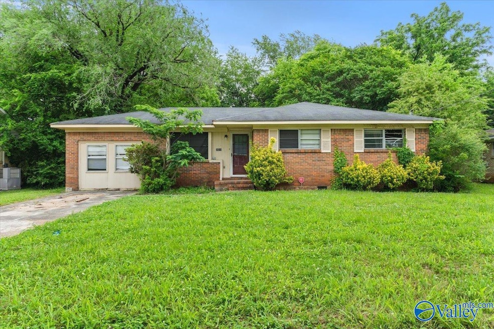 3610 Dawnwood Dr NW, Huntsville, AL 35810 - photo 1