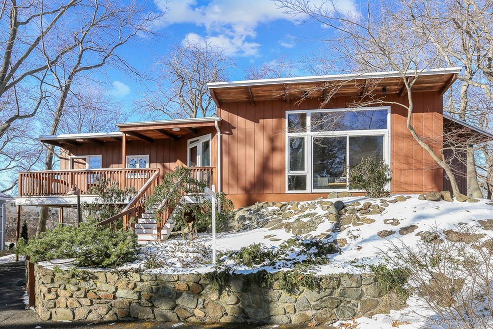 24 Cloutmans Ln, Marblehead, MA 01945 - photo 1