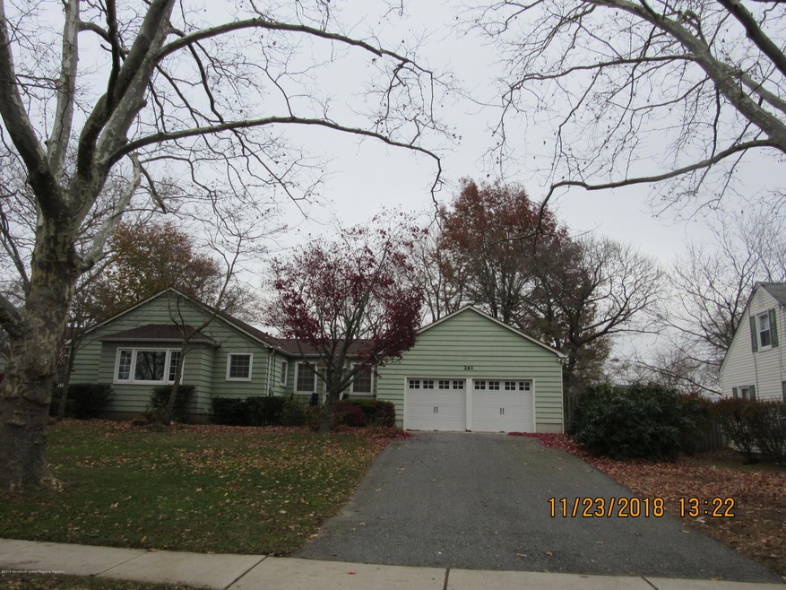 Great curb appeal!