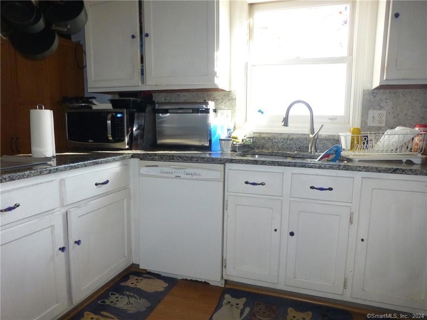 37 Wyngate Cir unit 1, Mystic, CT 06355 - photo 1