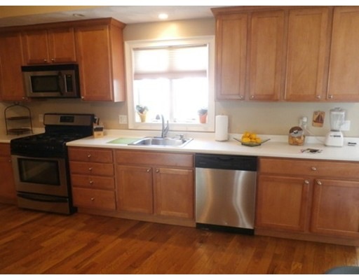 60 Nichols St unit 60, Everett, MA 02149 - photo 1