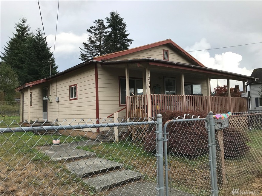 1235 Larch St, Raymond, WA 98577 - photo 1