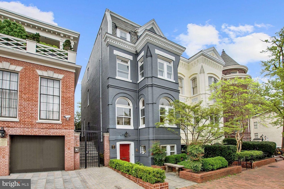 3252 N St NW, Washington, DC 20007 - photo 1