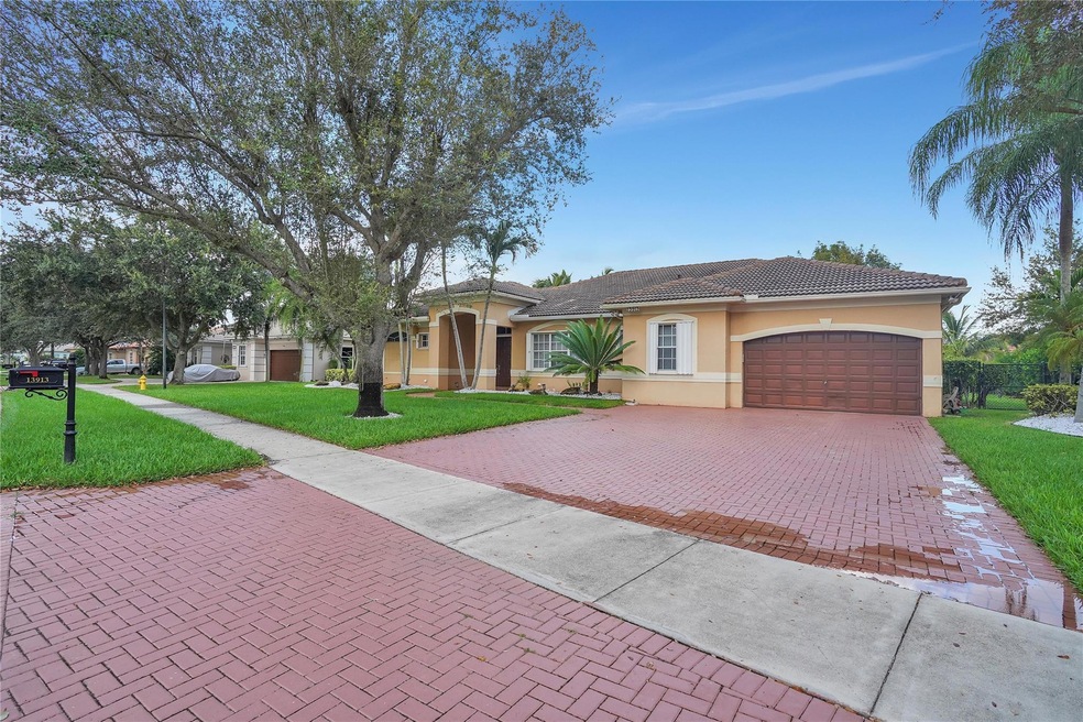 13913 SW 42nd St, Davie, FL 33330 - photo 1