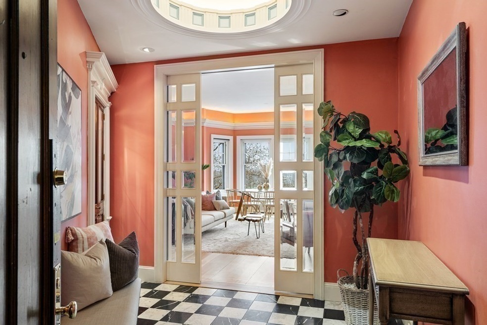 992 Memorial Dr unit 605, Cambridge, MA 02138 - photo 1