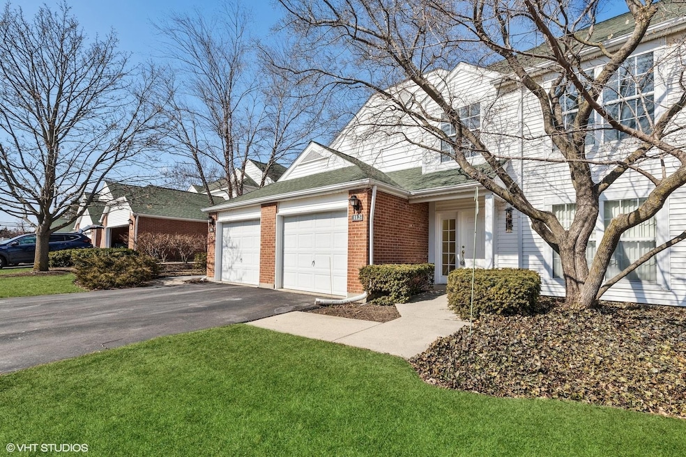 112 Huntington St unit 26-B-W, Lake Bluff, IL 60044 - photo 1