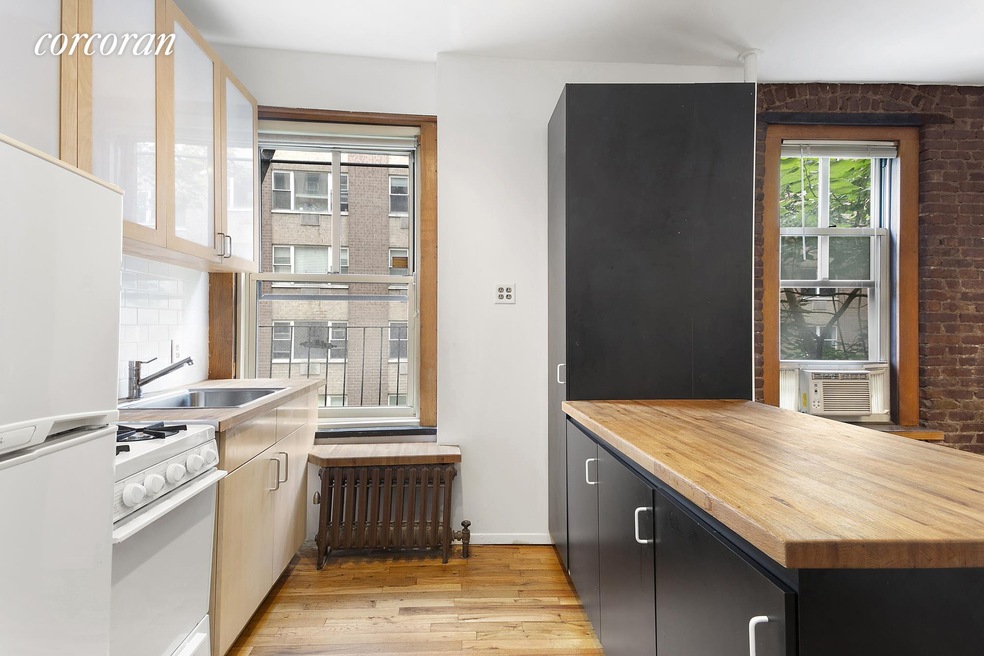 308 Mott St unit 1C, New York, NY 10012 - photo 1