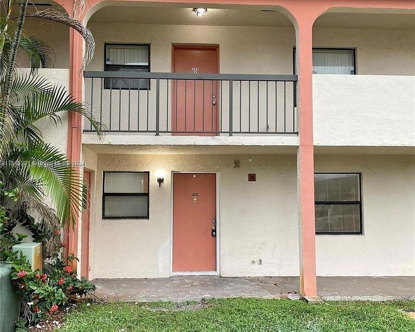 861 NE 209th Terrace unit 204-24, Miami, FL 33179 - photo 1