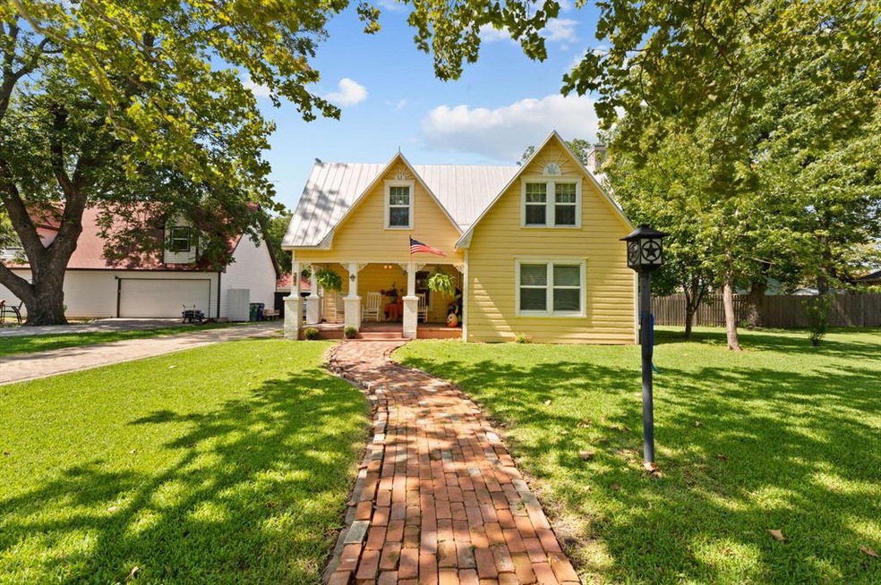 307 S Ohio St, Celina, TX 75009 - photo 1