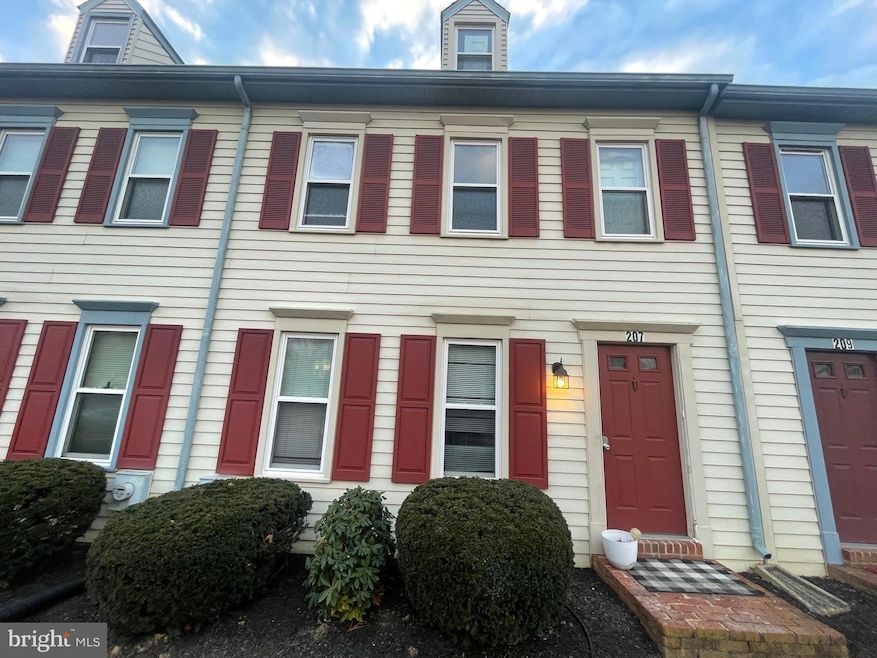 207 Cross Keys Dr, Strasburg, PA 17579 - photo 1