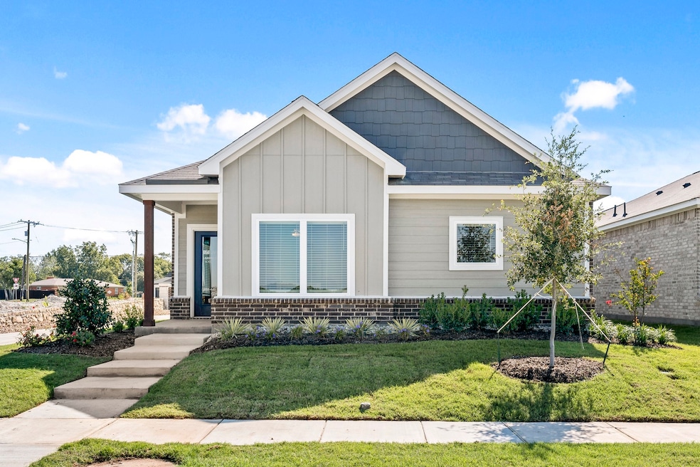 153 Magnolia Blvd, Hutchins, TX 75141 - photo 1