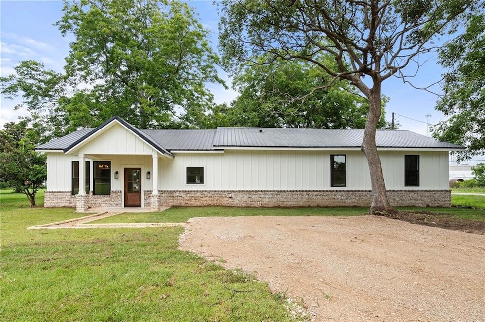 5305 Laurendine Rd, Theodore, AL 36582 - photo 1