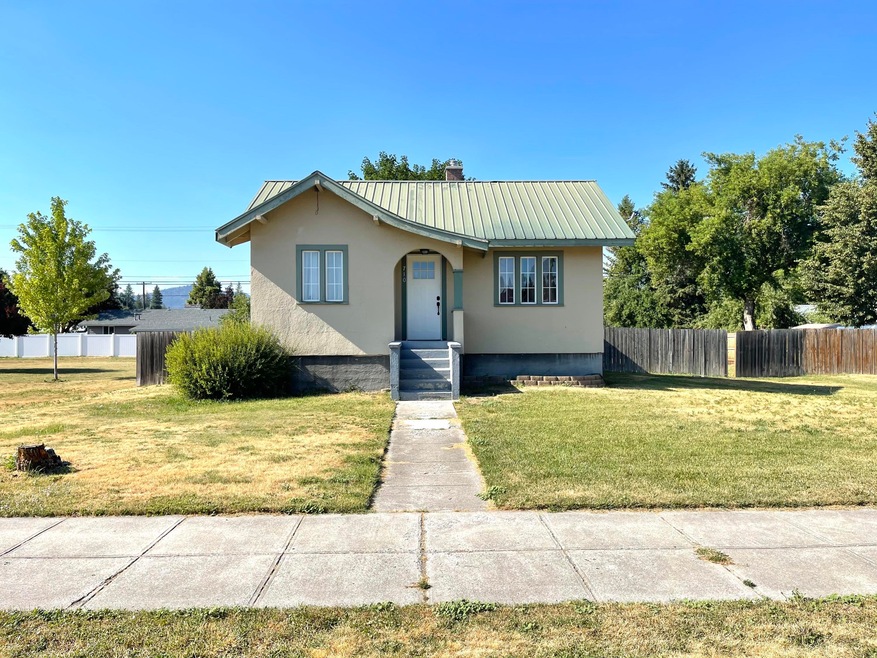 710 W Main Ave, Chewelah, WA 99109 - photo 1