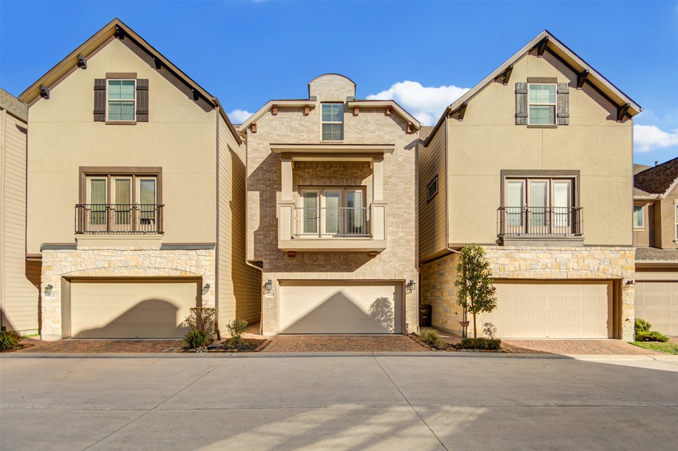 1122 Shepherd Oaks Dr, Houston, TX 77018 - photo 1