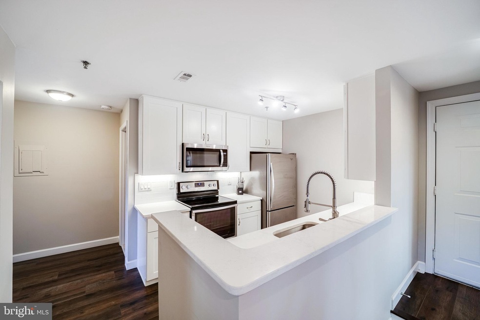 Quaker Hill Community unit 205, Alexandria, VA 22314 - photo 1