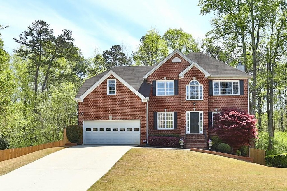 Gorgeous Curb Appeal & Landscaping