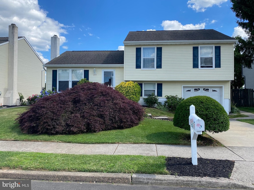 127 Independence Dr, Morrisville, PA 19067 - photo 1