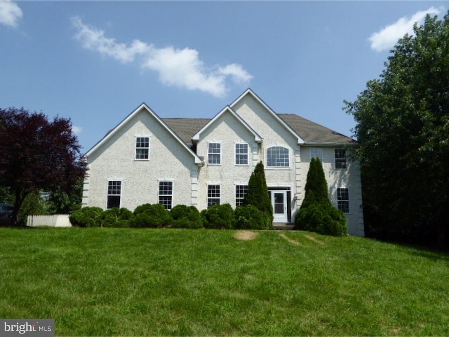 32 Meadow Ln, Pottstown, PA 19465 - photo 1