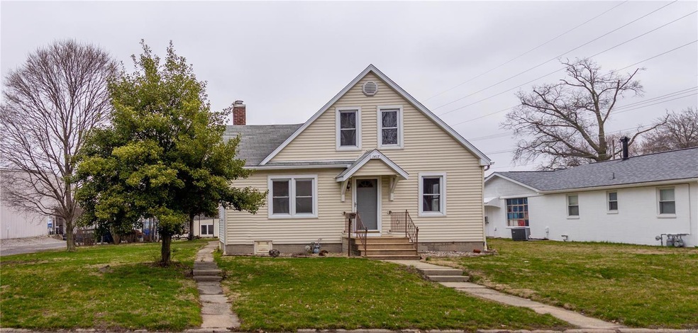1417 6th Street...welcome home.