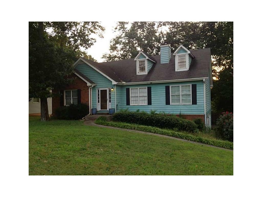 Exterior Front. Nice ranch style home on drive und